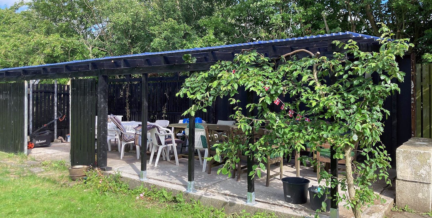 Fra gammelt skur til overdækket oase Fra gammelt skur til overdækket oase